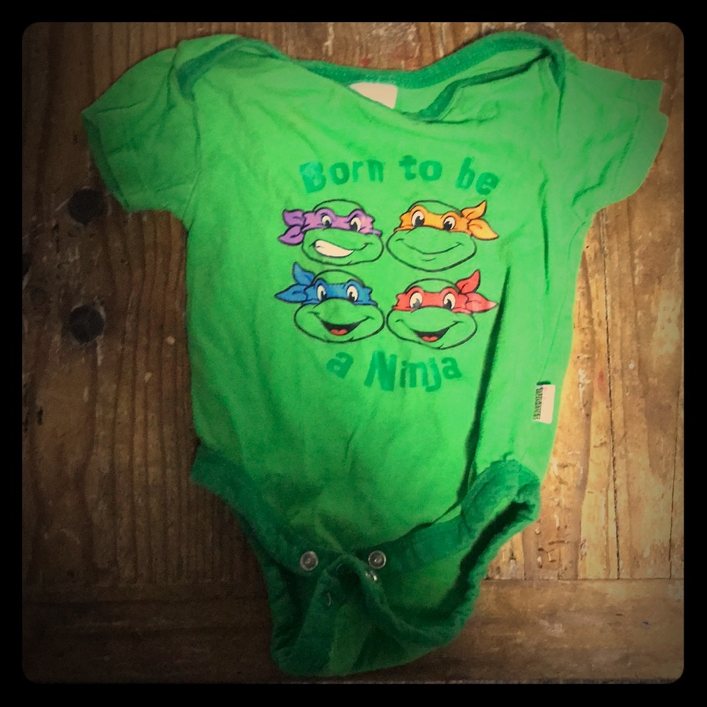 🌠4/20💰 Old school Ninja Turtle onesie.